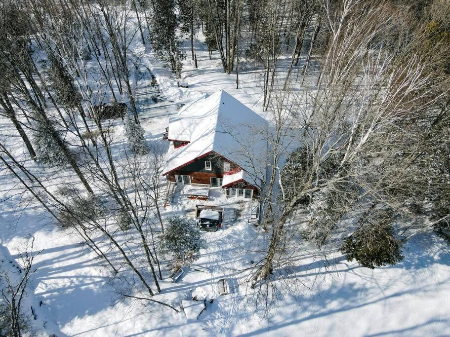 Dingle Run Lodge At Sir Sam'S Haliburton Exterior photo