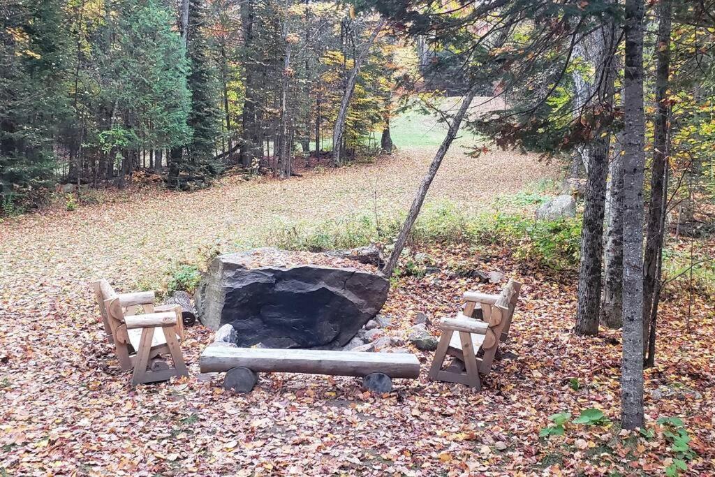 Dingle Run Lodge At Sir Sam'S Haliburton Exterior photo